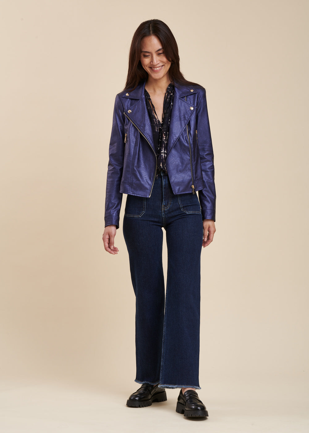 Blouson bleu irisé court esprit motard