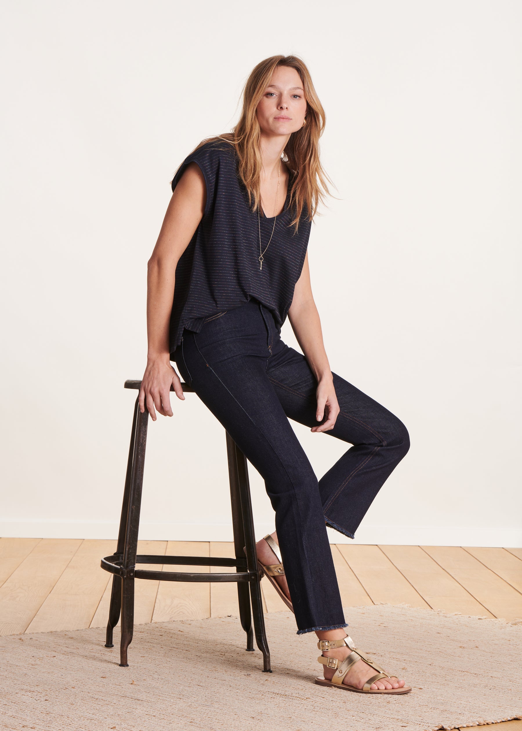 Jean foncé cropped en coton biologique