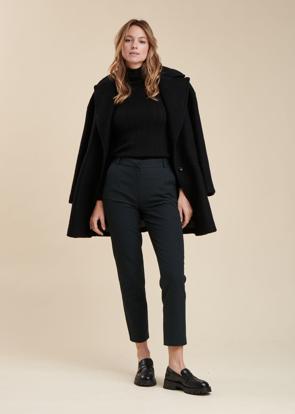 Pantalon cigarette tissu jacquard