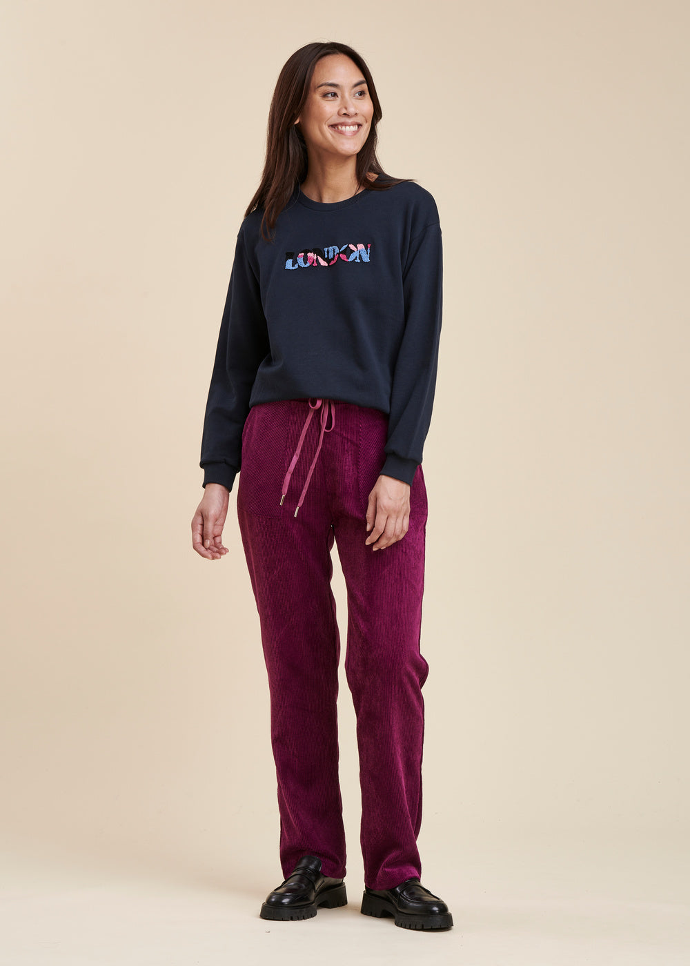 Pantalon velours coupe carotte