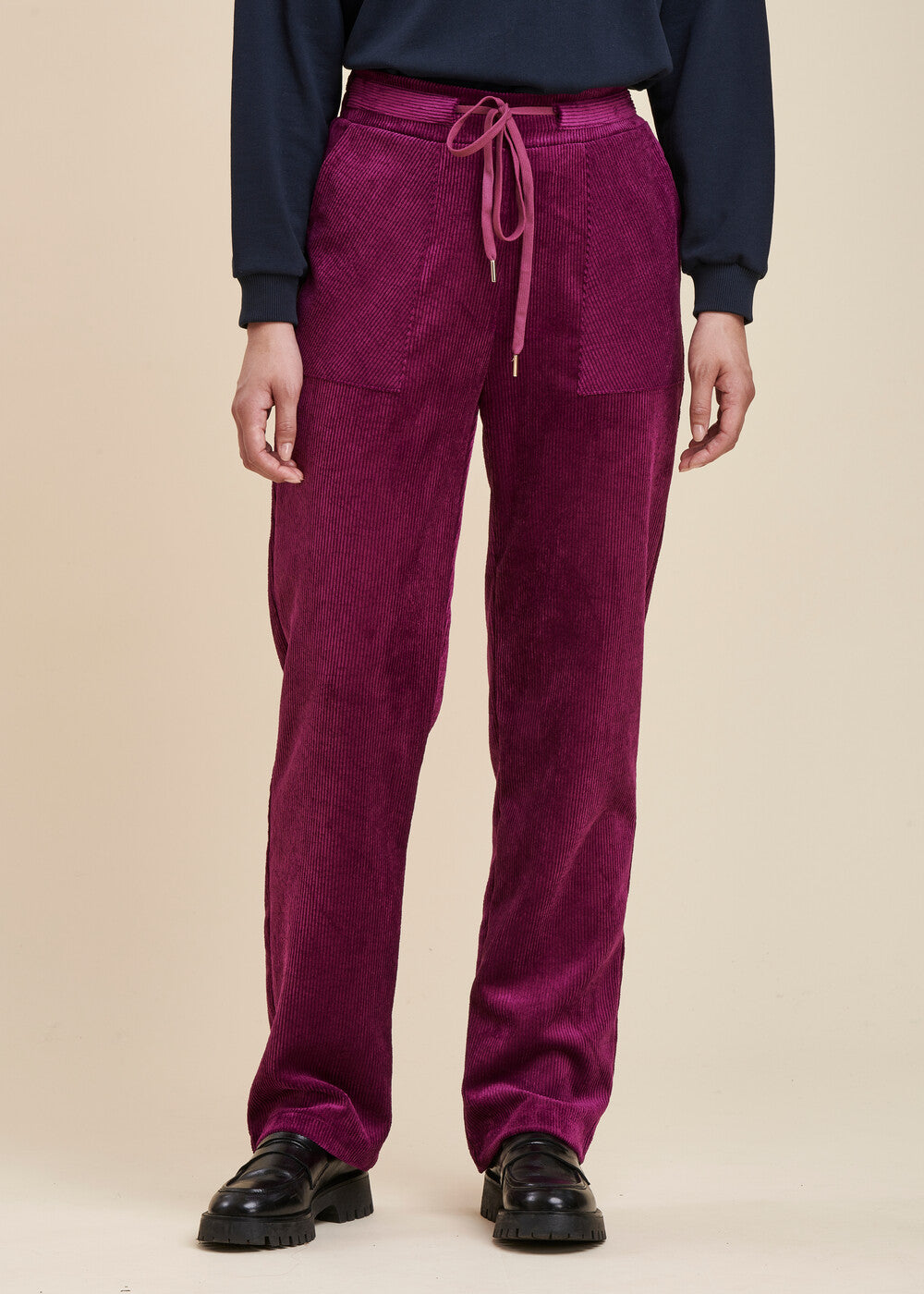 Pantalon velours coupe carotte