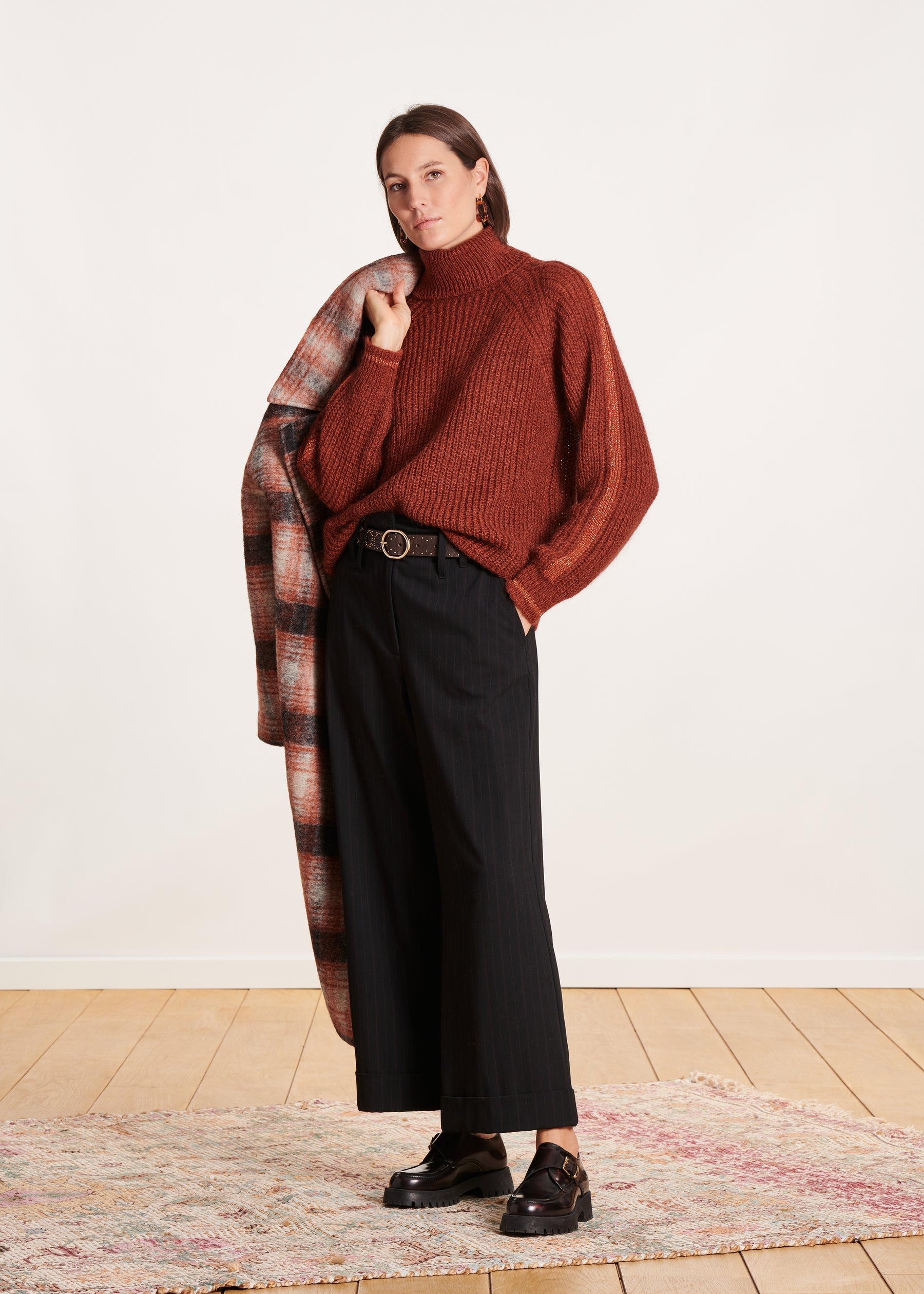 Pull terracotta ample à col boule