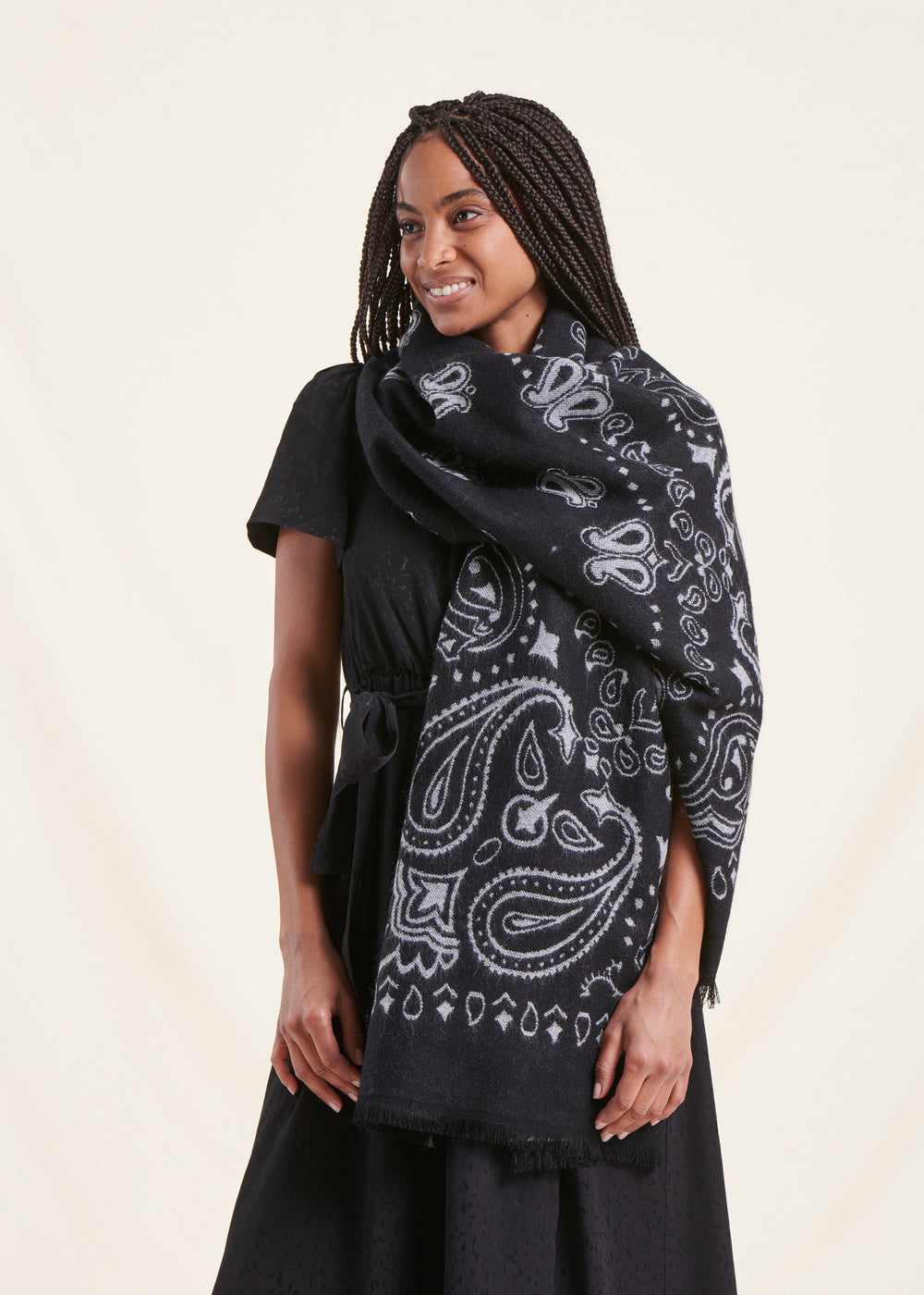Écharpe noire imprimé bandana