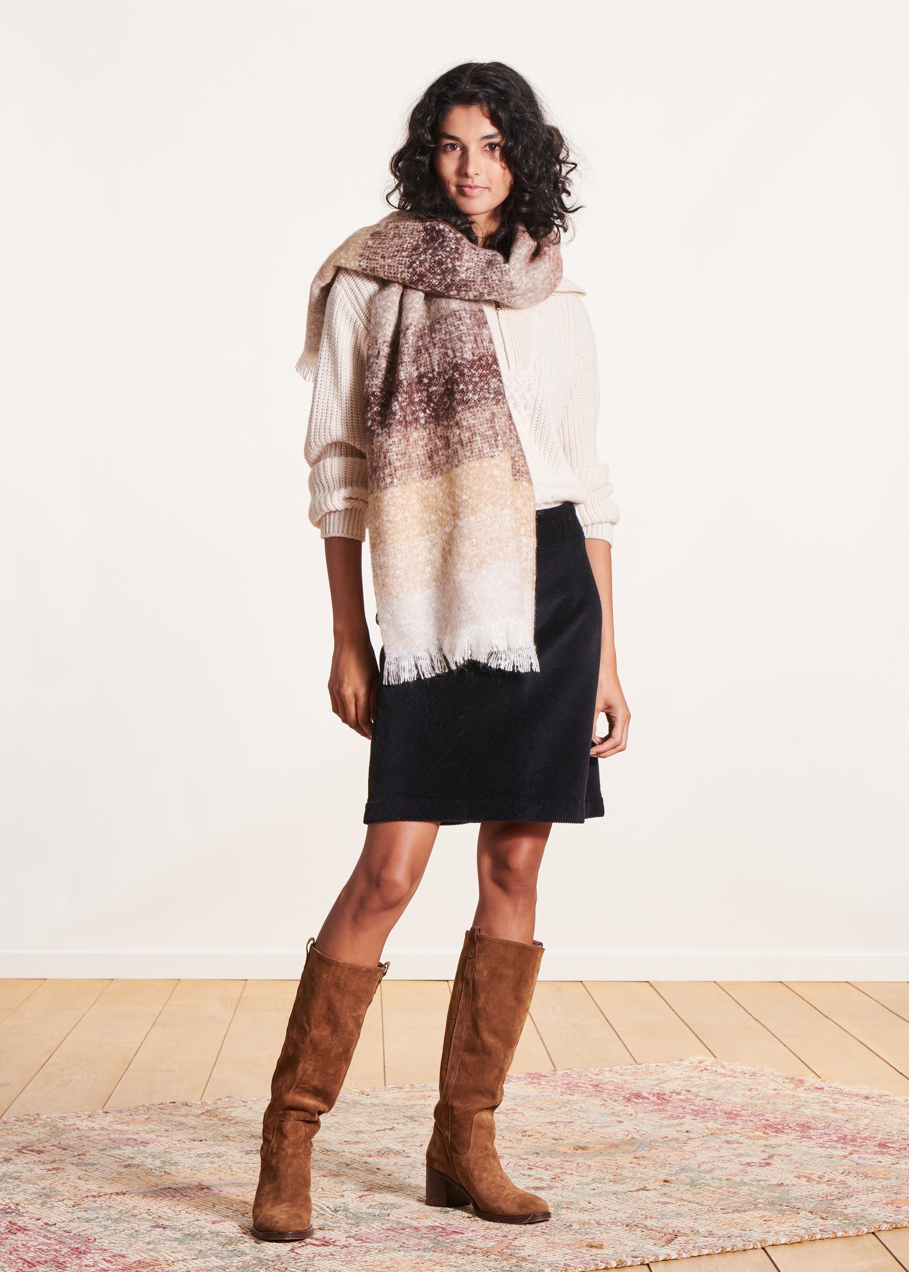 Écharpe marron à larges rayures