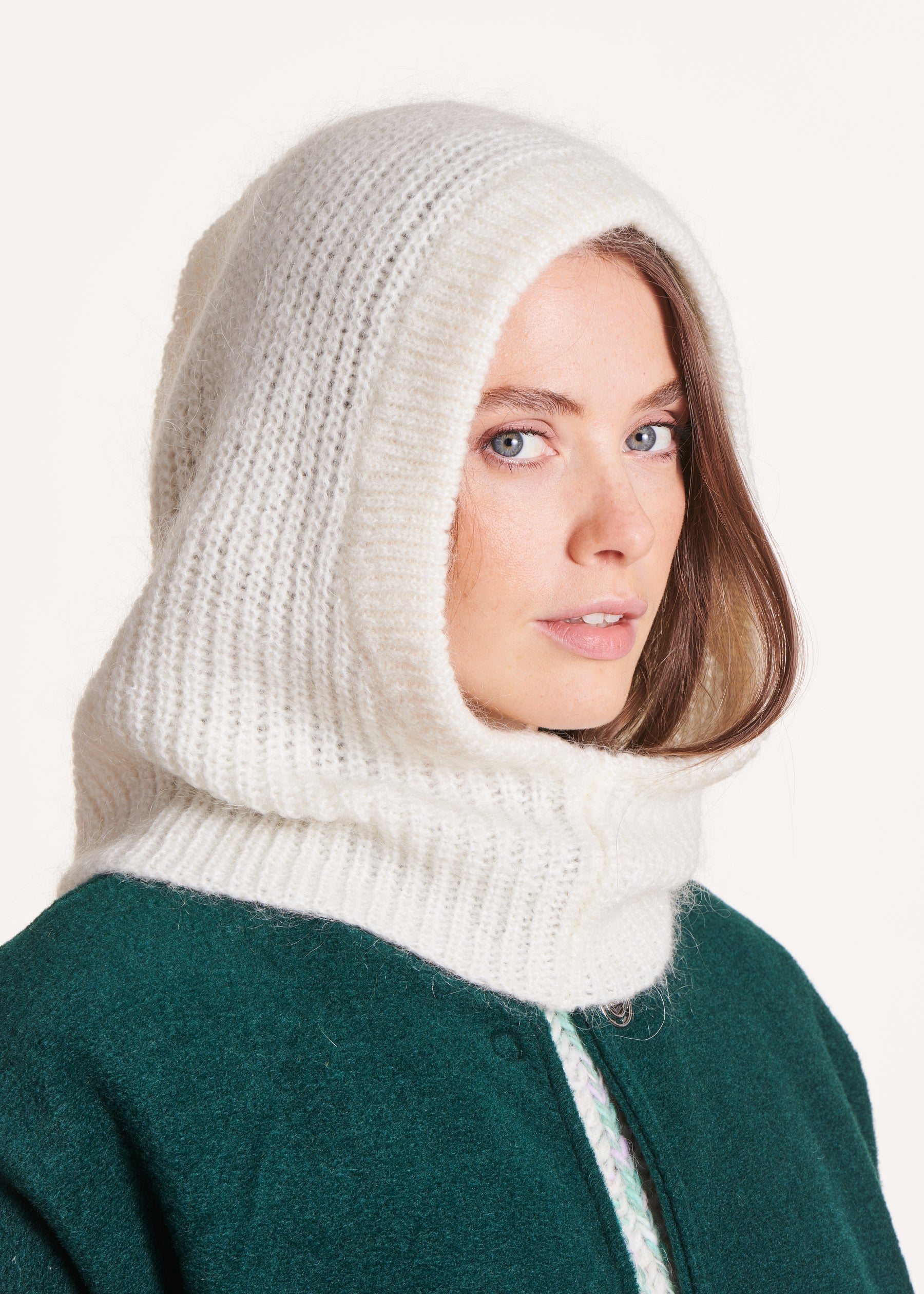 Cagoule tricotée écrue