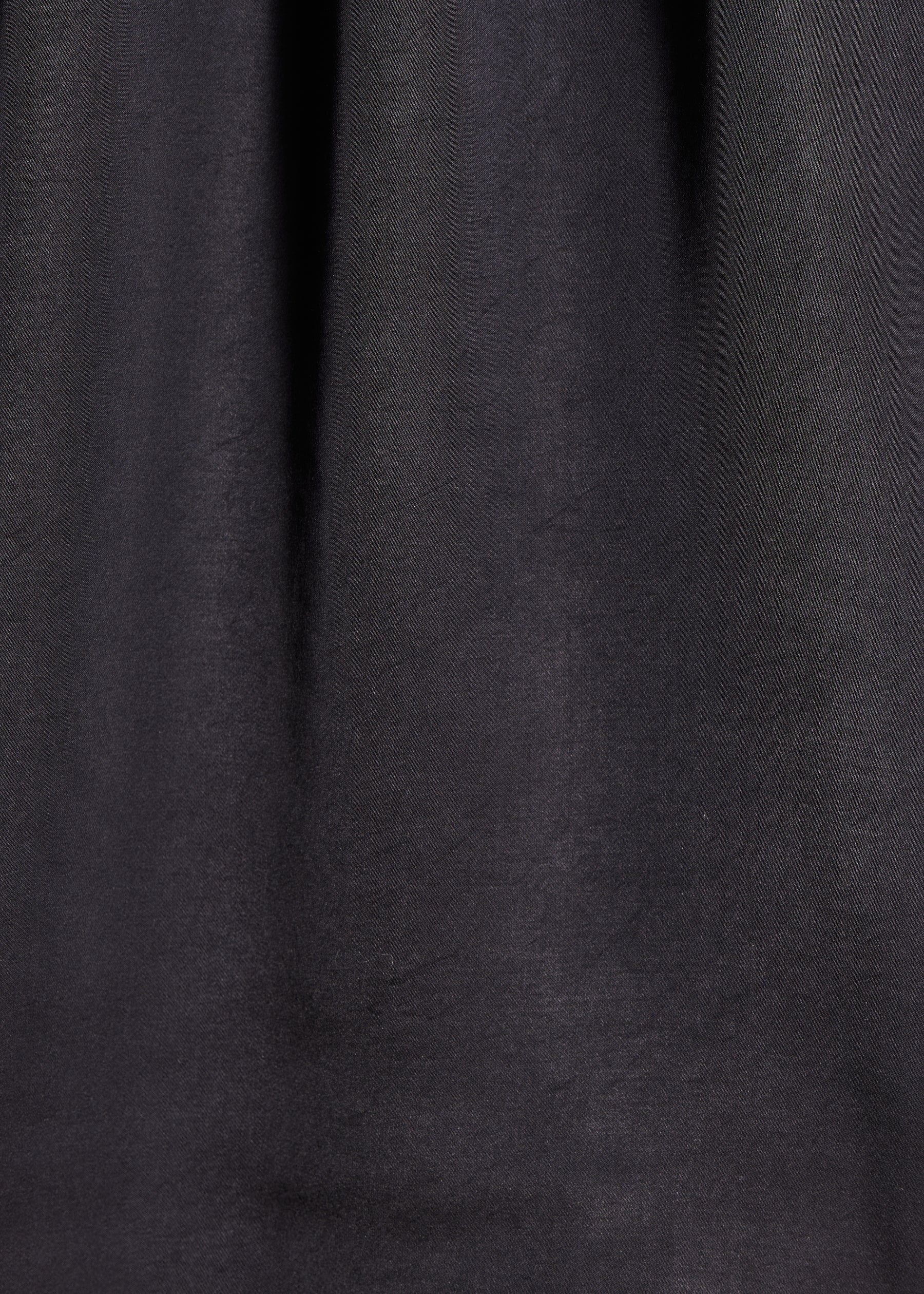 Chemisier noir ample en satin