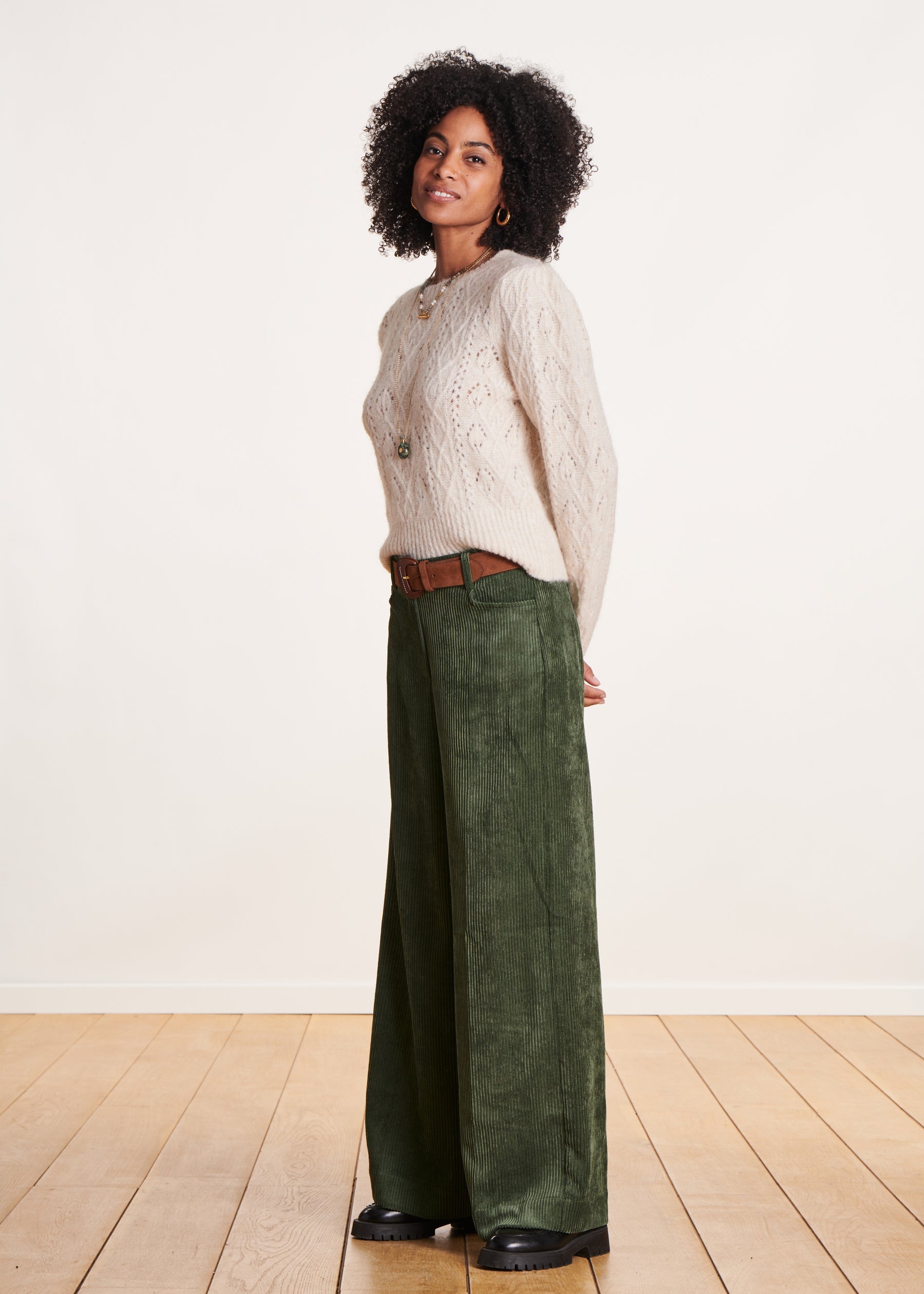 Pantalon large en velours kaki