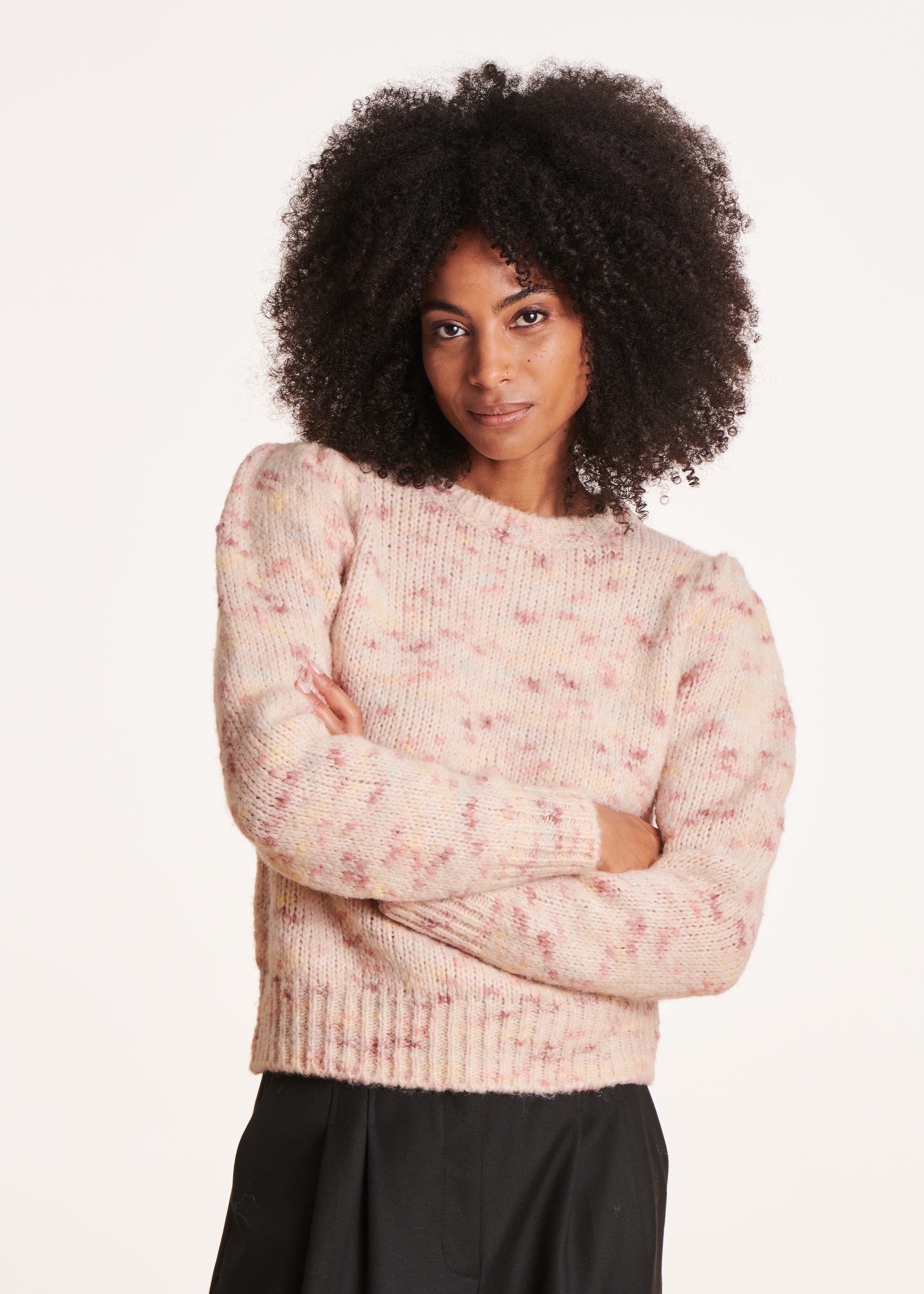 Pull rose pâle ajusté encolure ronde