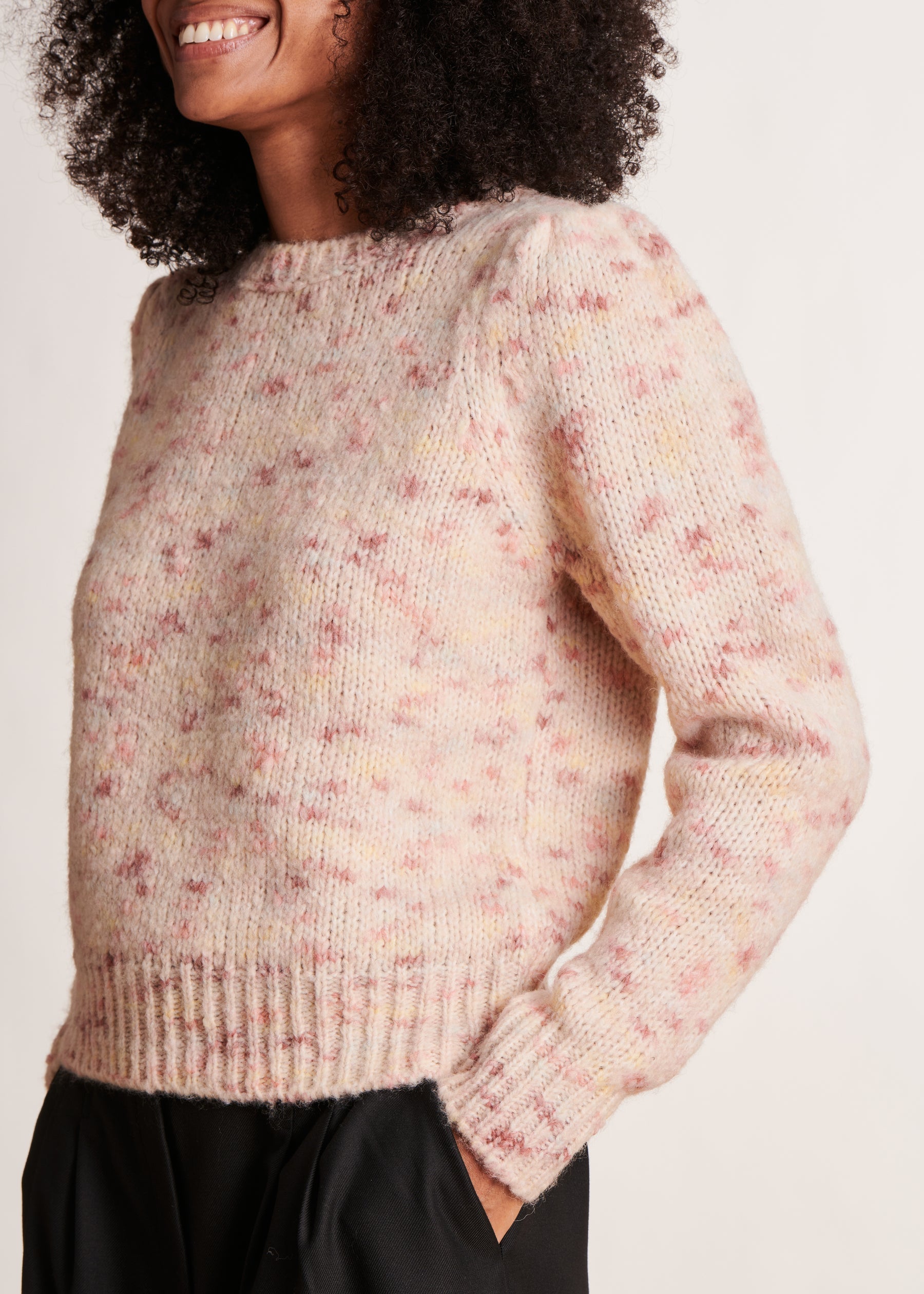 Pull rose pâle ajusté encolure ronde