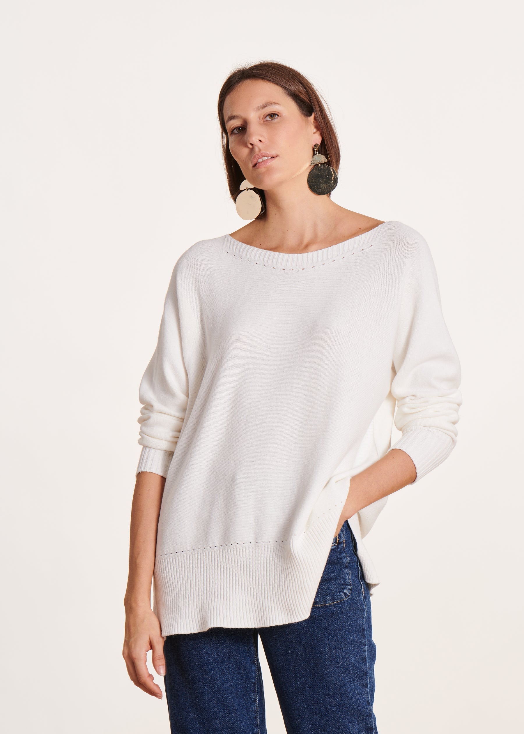 Pull écru oversize maille fine encolure bateau
