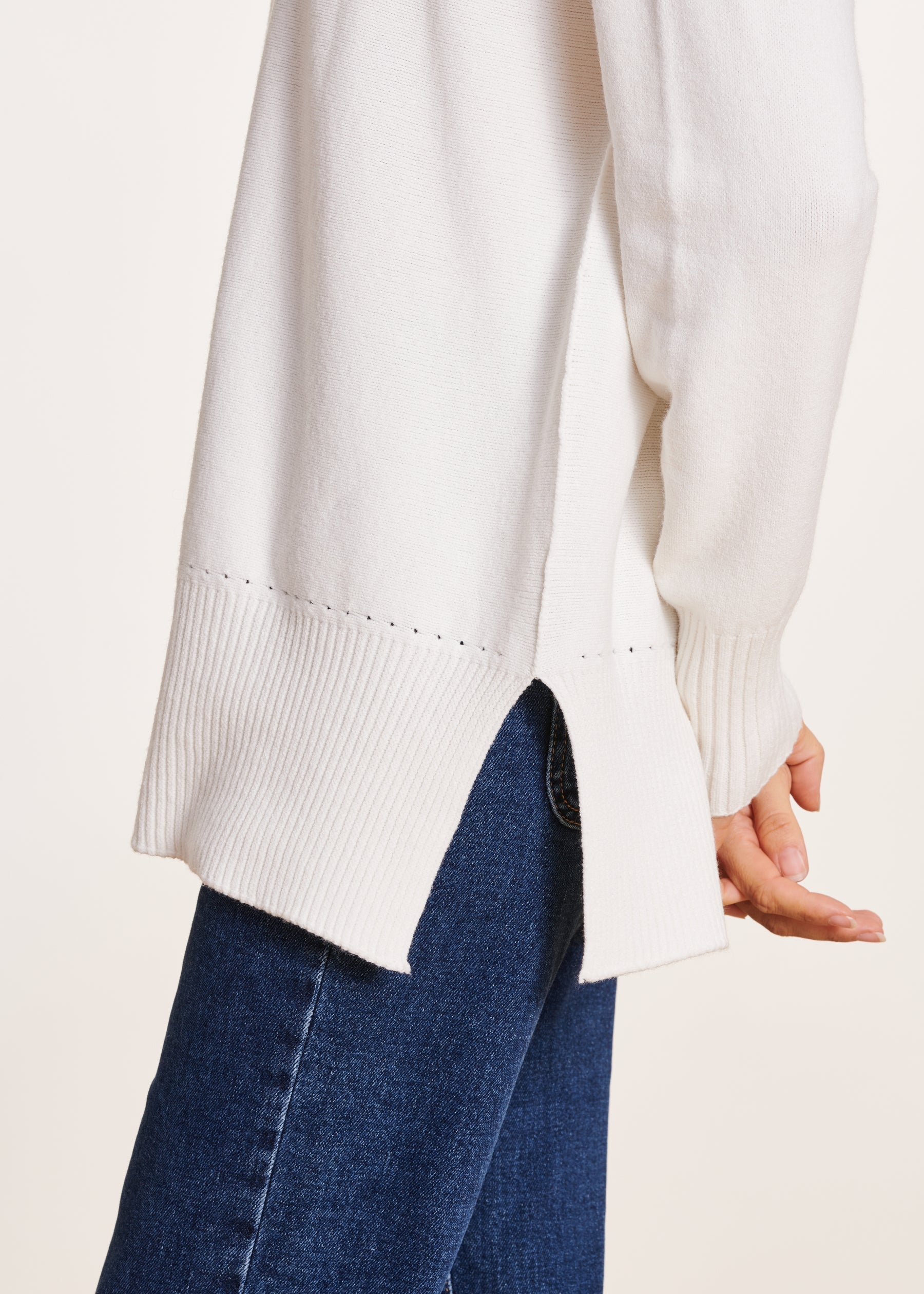 Pull écru oversize maille fine encolure bateau
