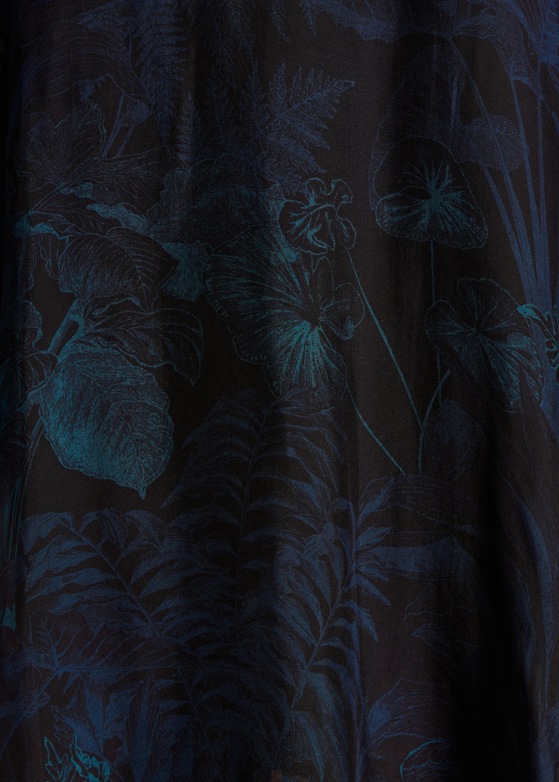 Robe courte évasée en voile imprimé noir et bleu