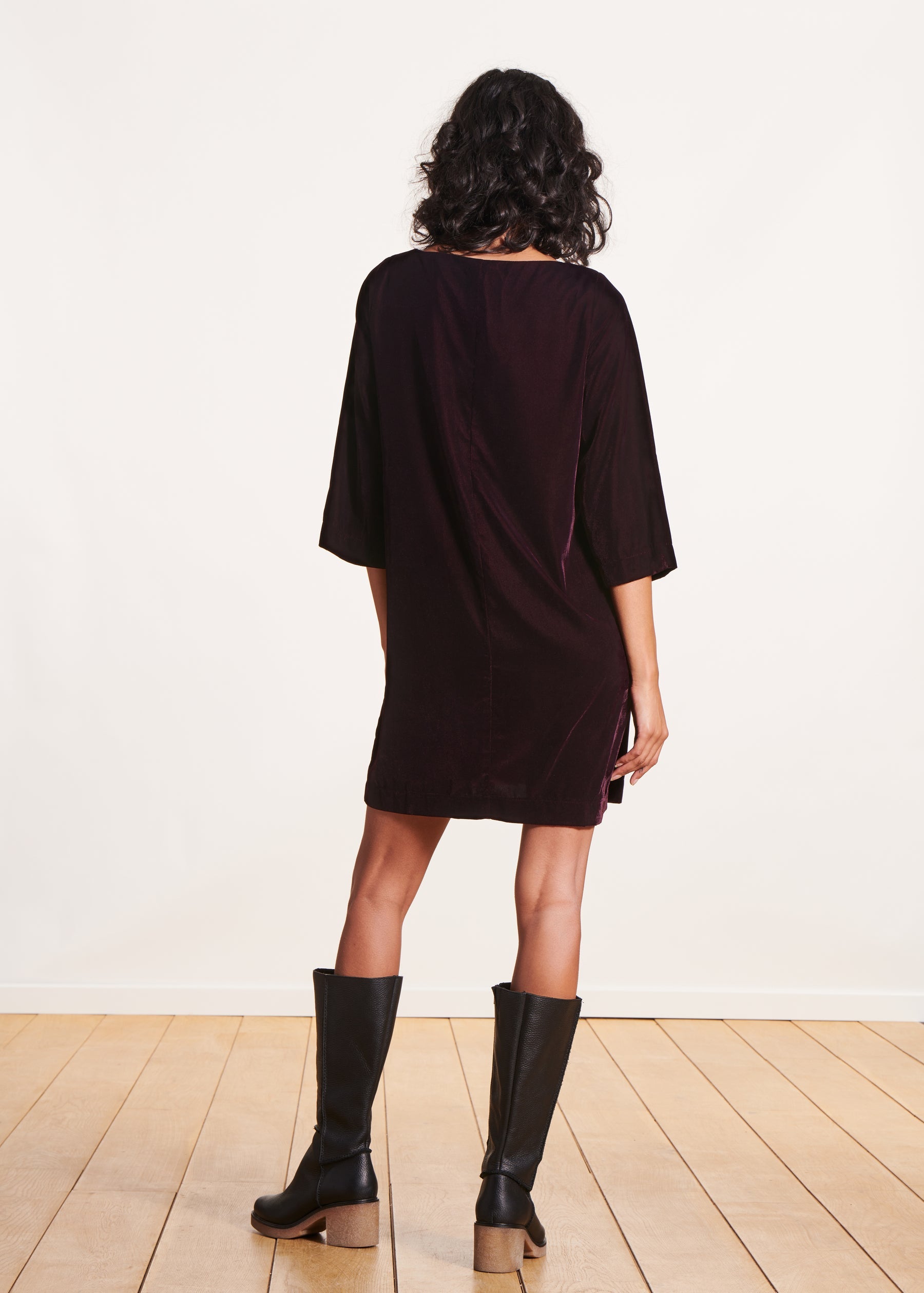 Robe courte trapèze prune en velours