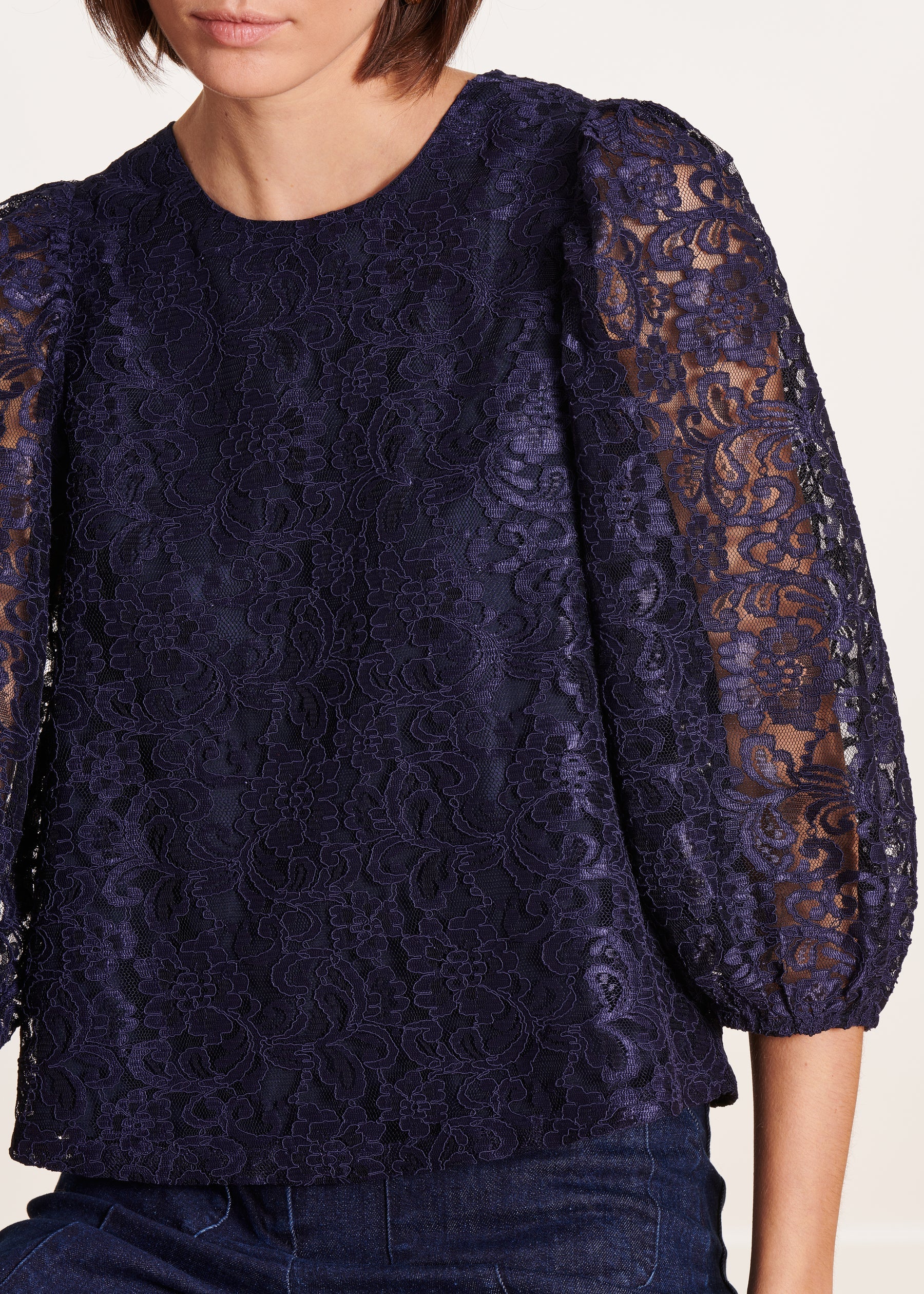 Blouse bleu marine ample en dentelle