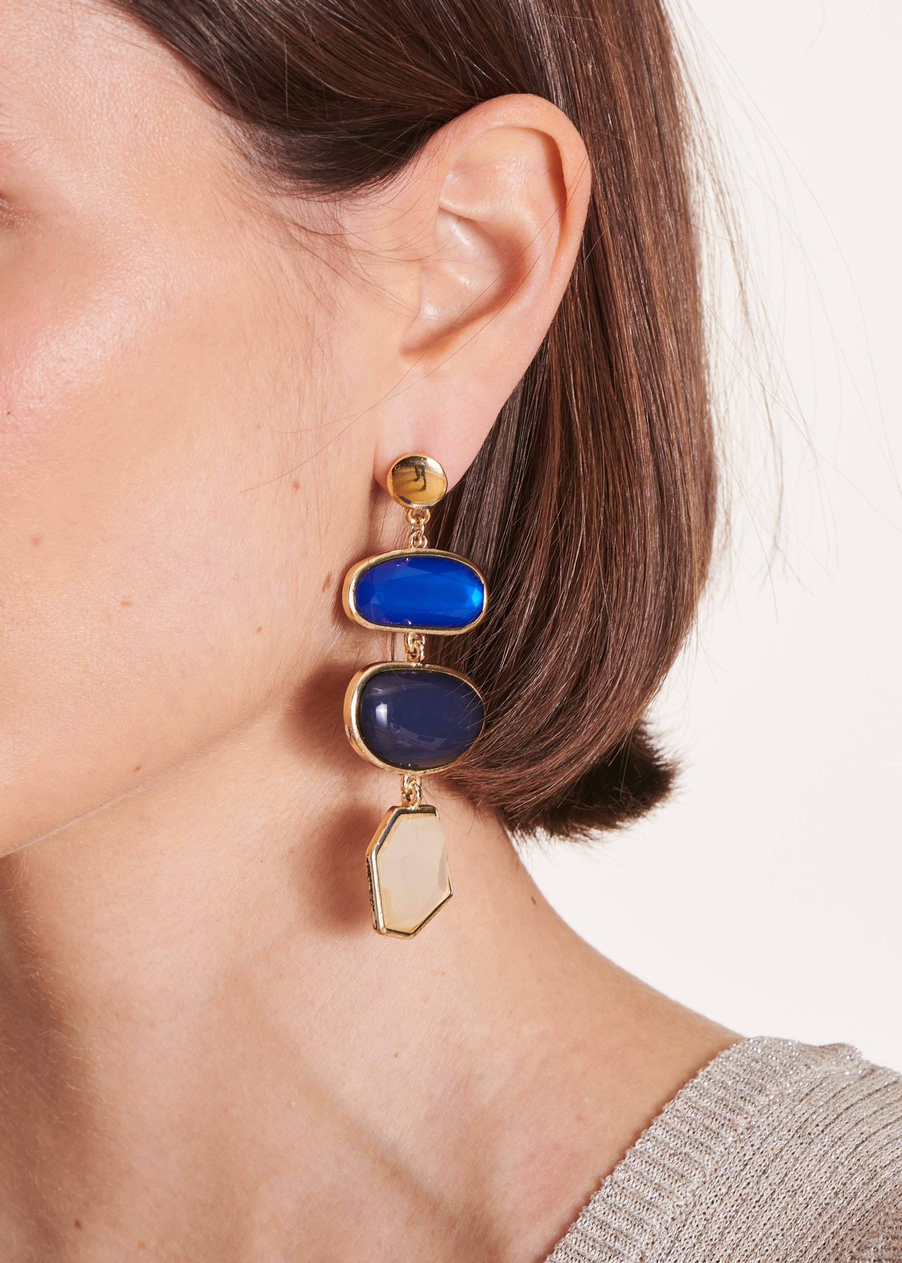 Boucles d'oreilles pendantes bleues multicabochons