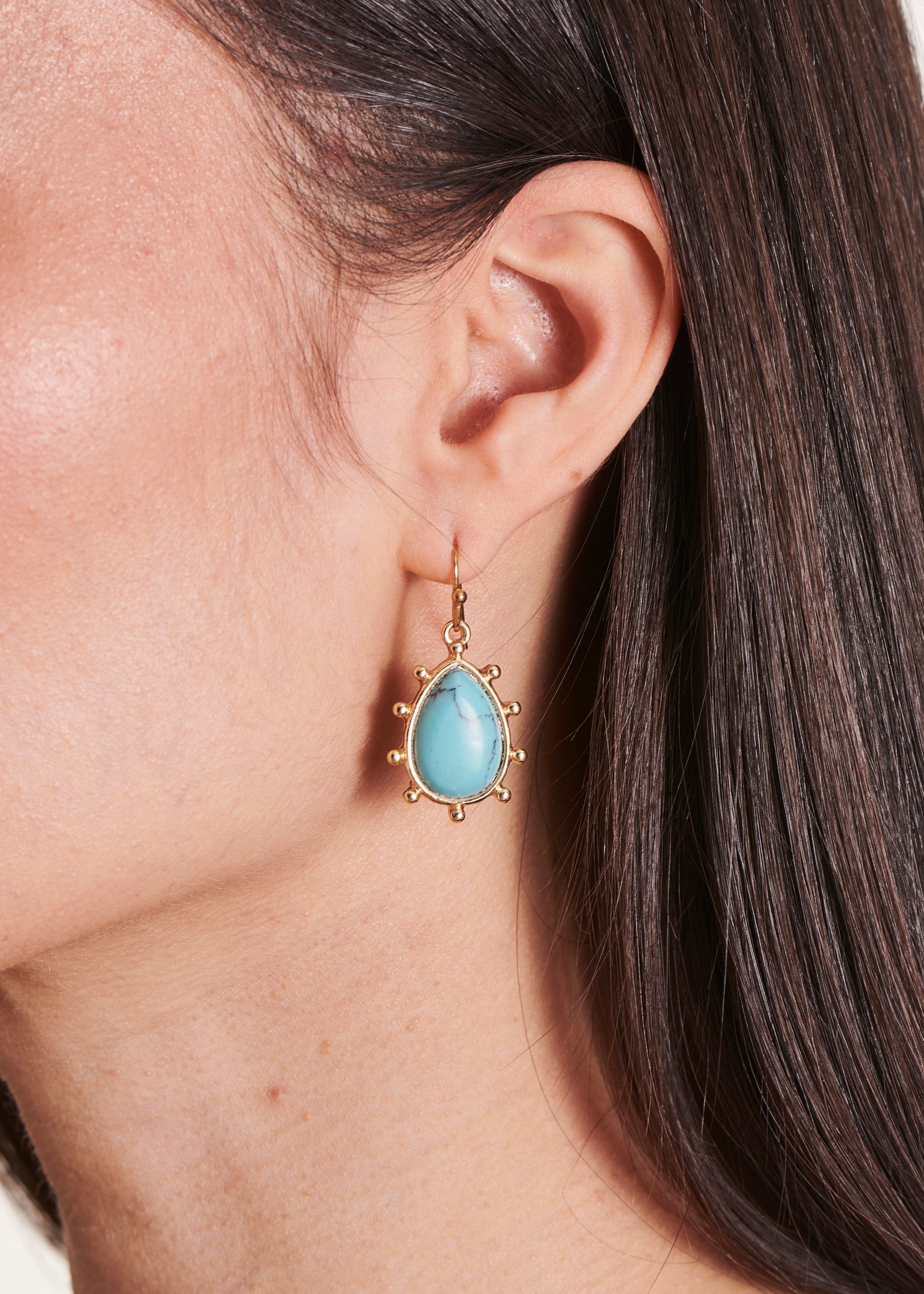 Boucles d'oreilles pendantes dorées perle turquoise