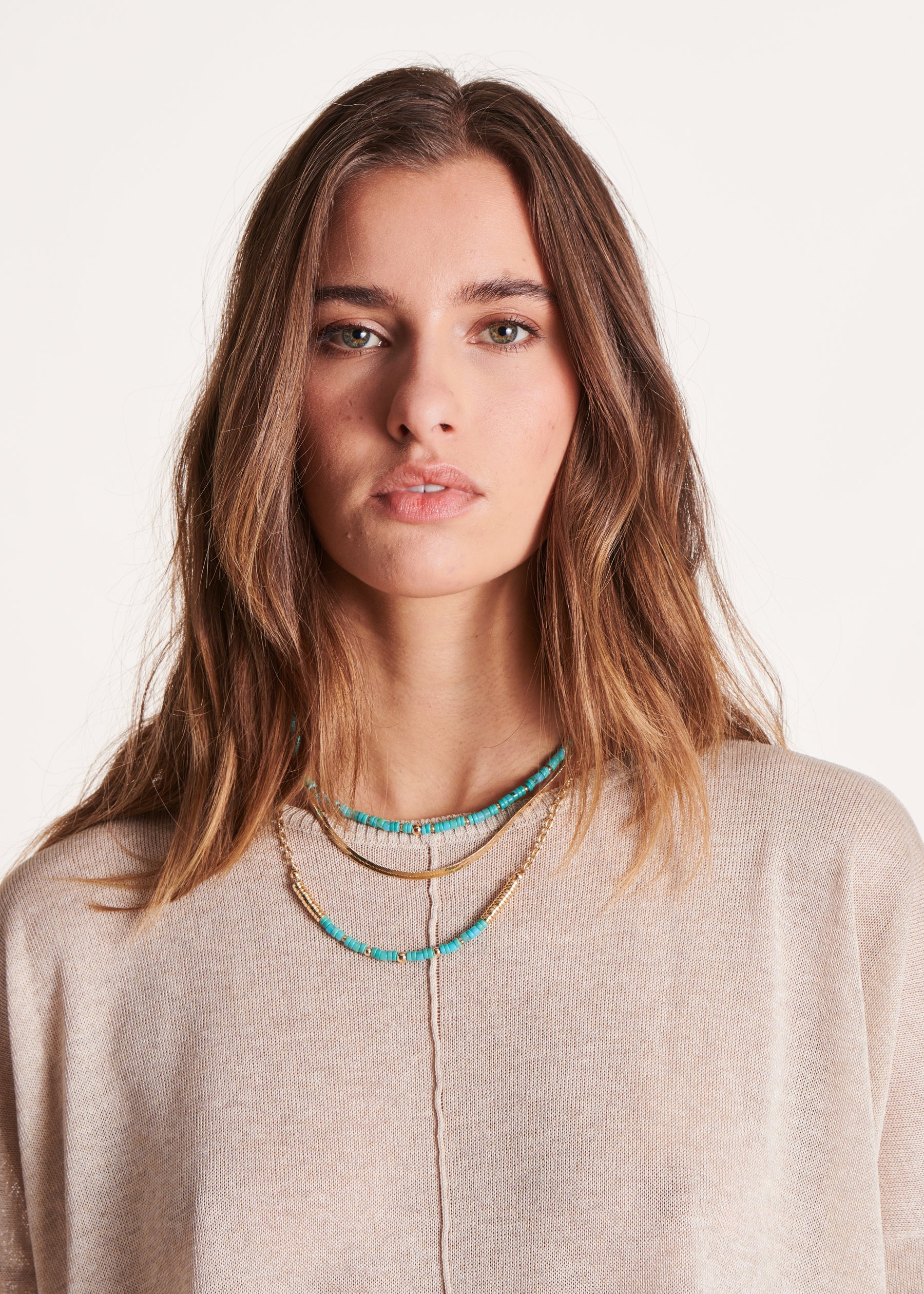 Collier multirang doré pierres turquoise