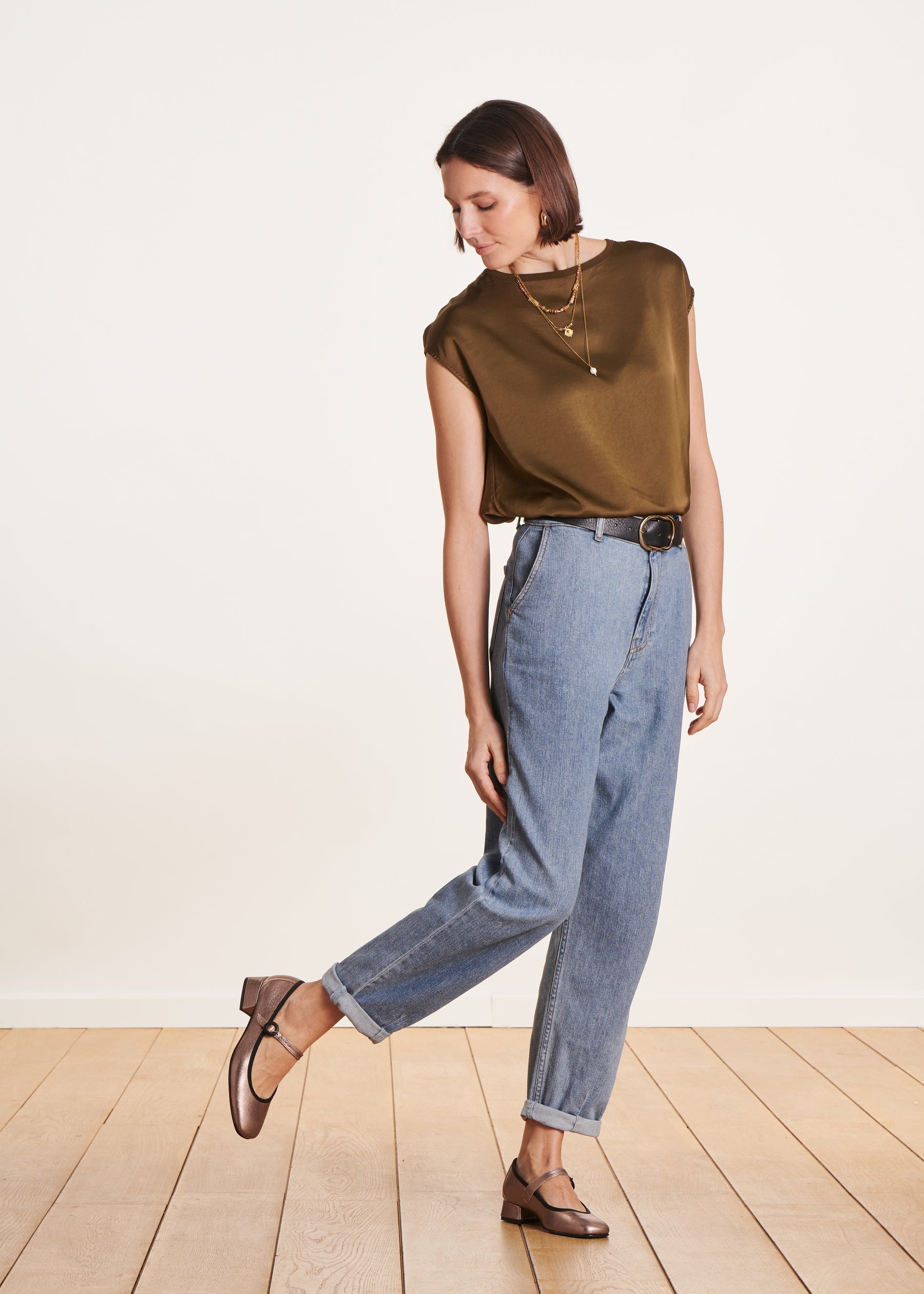 Babies dorées en cuir