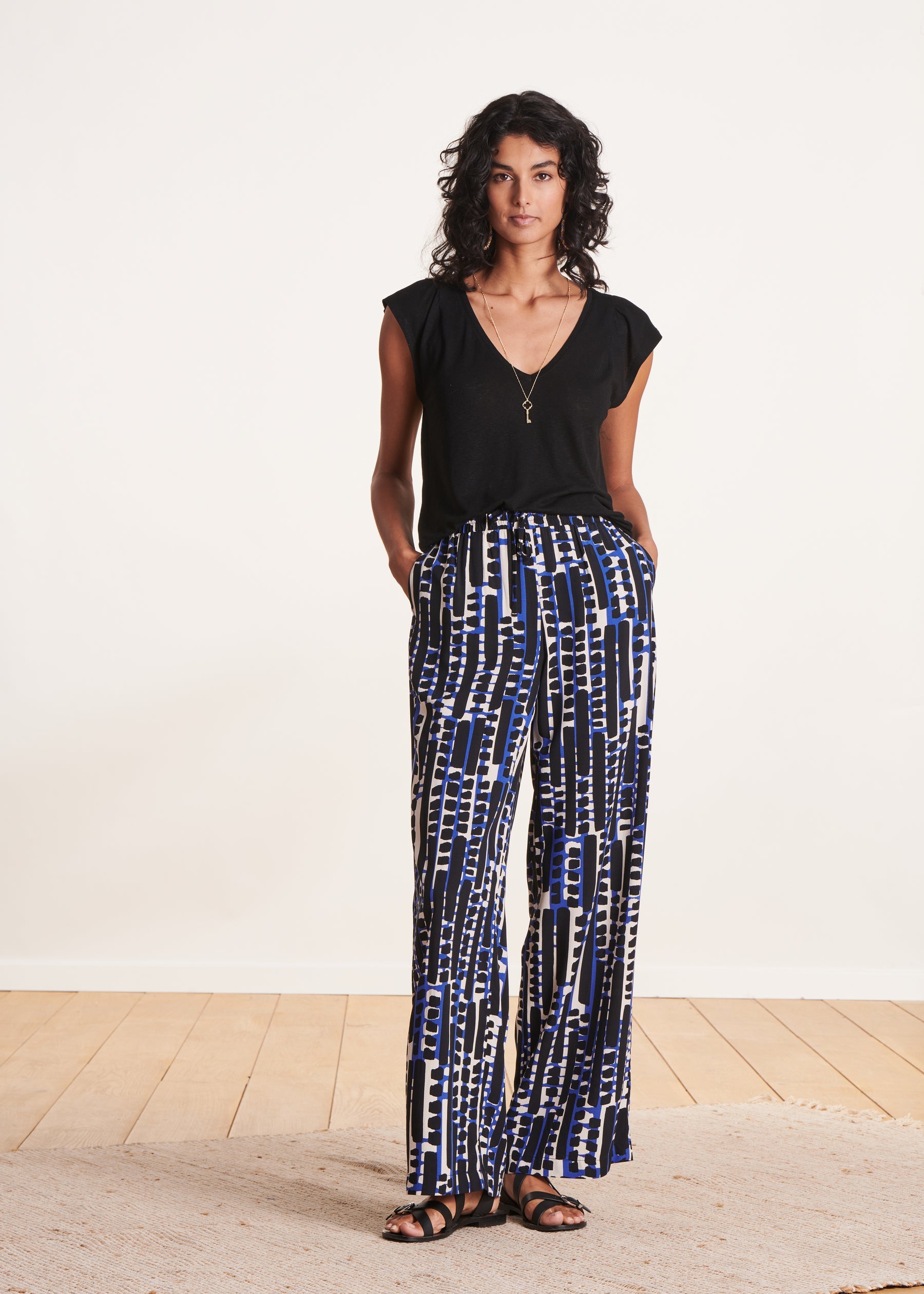 T-shirt ample noir manches courtes en lyocell lin