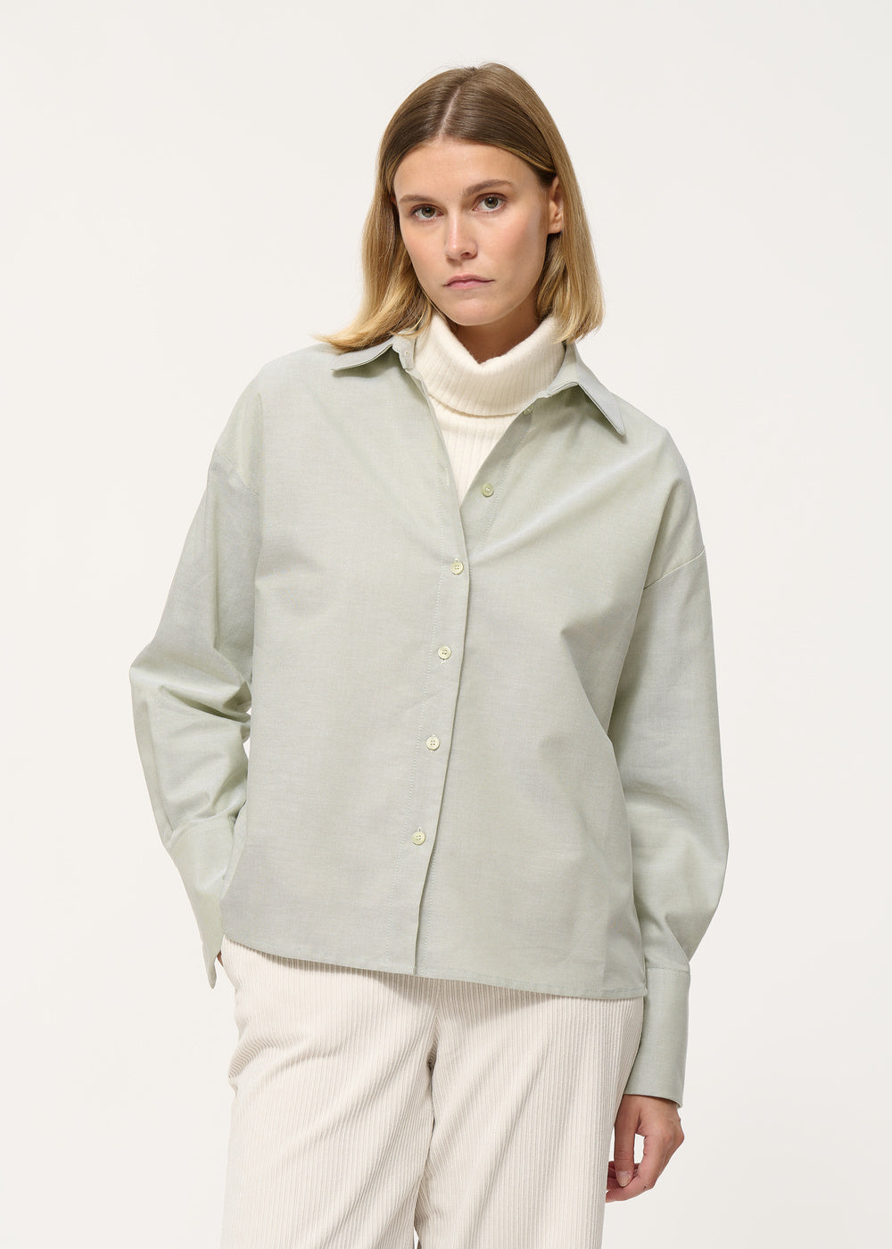 Chemise oversize verte en coton à poignets retournables - VERVEINE#couleur_VERVEINE