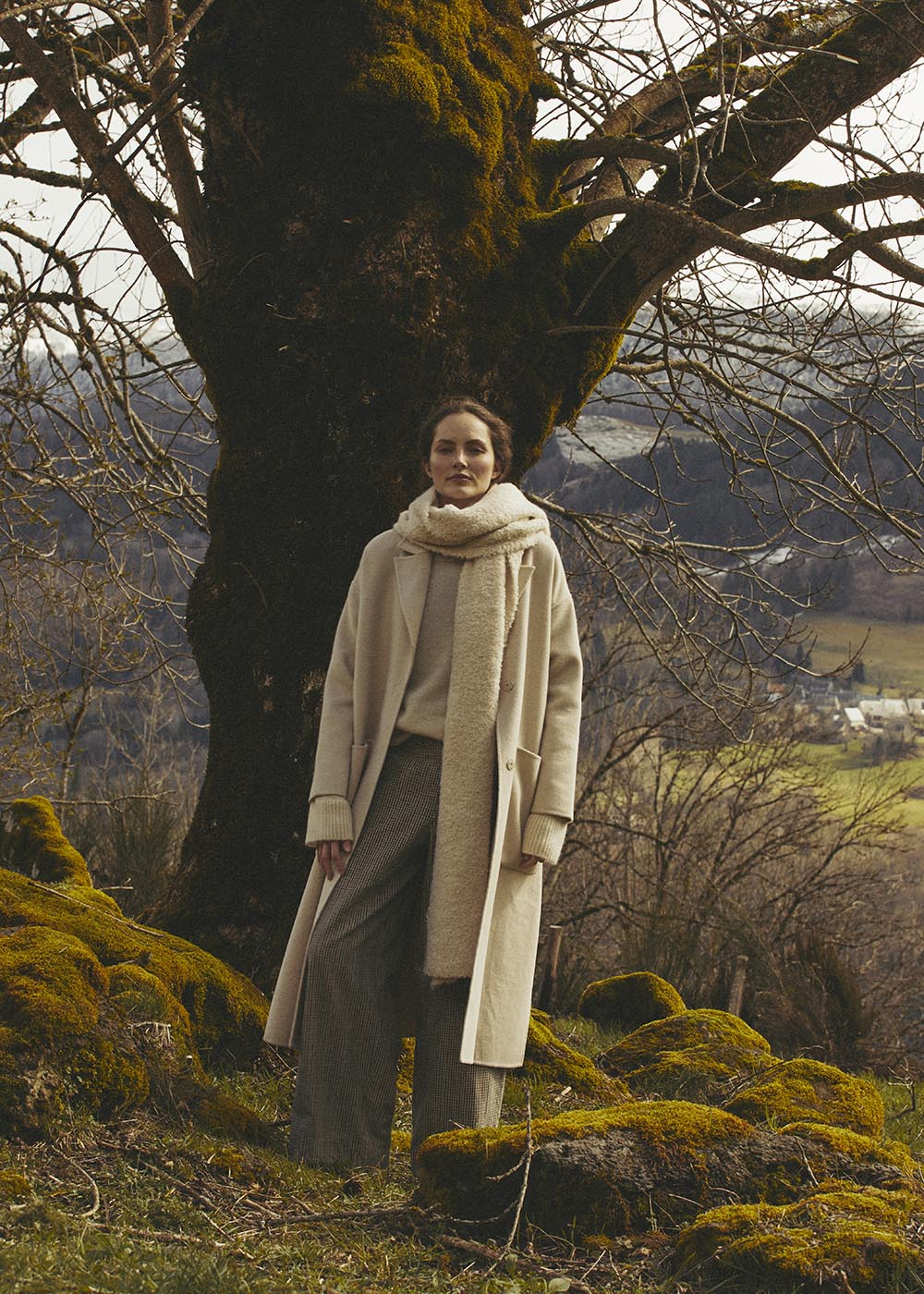 Manteau blanc long et ample à col tailleur