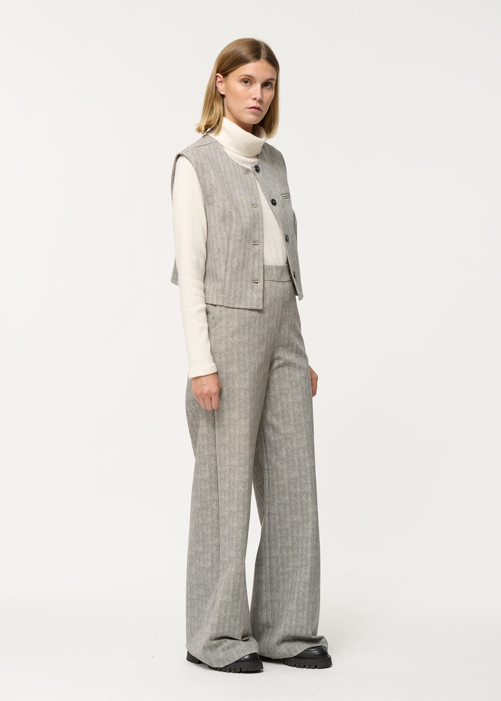 Pantalon large gris à chevrons - SABLE#couleur_SABLE