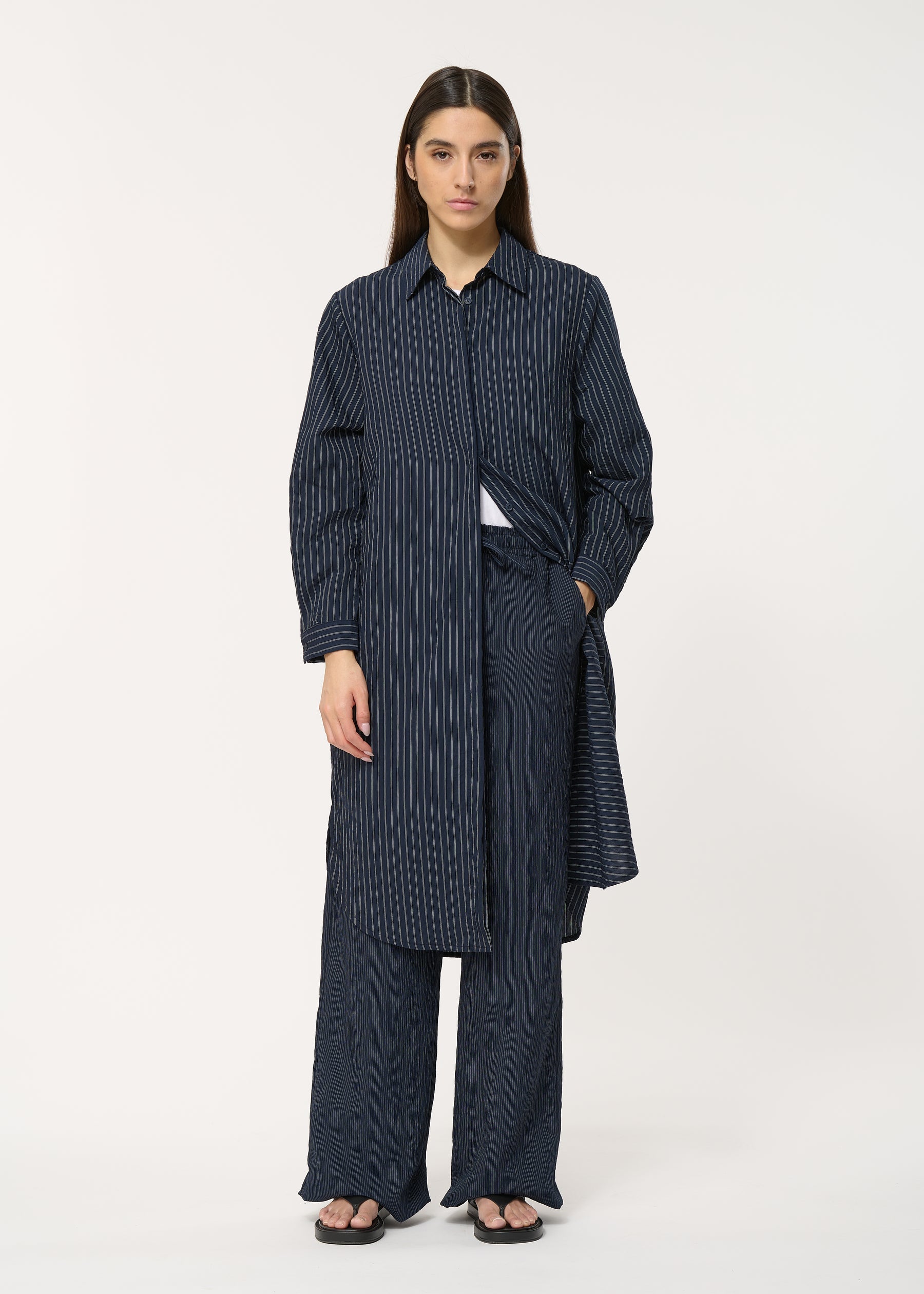 Pantalon bleu marine à fines rayures taille élastiquée - MARINE#couleur_MARINE