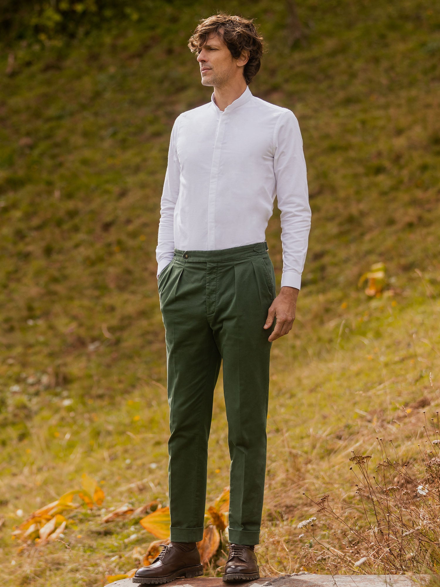 Pantalon à pinces vert thym taille haute