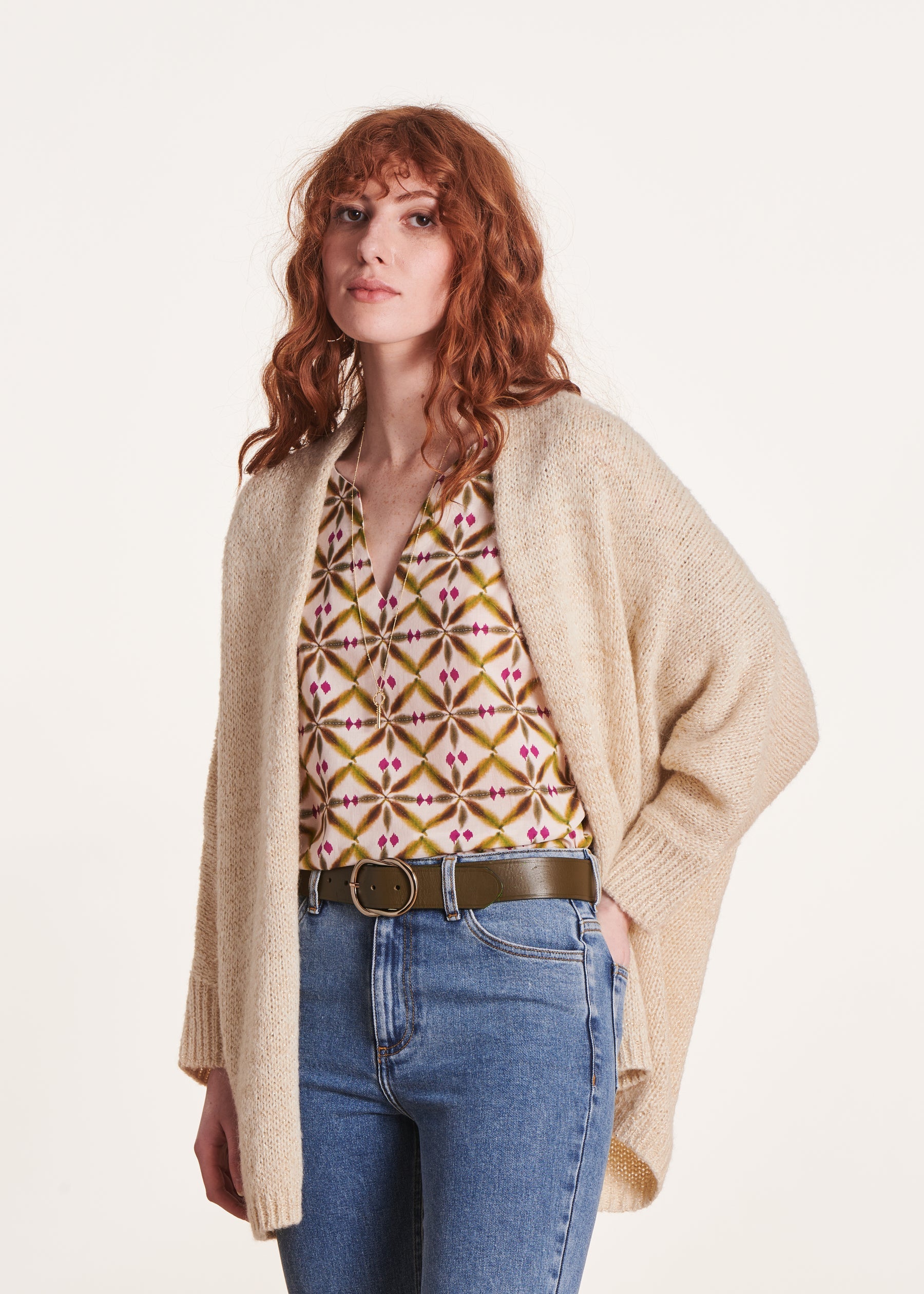 Gilet mi-long blanc oversize en maille irisée