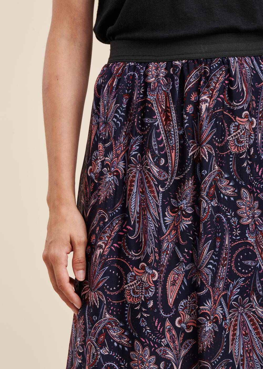 Jupe longue en voile de viscose soie à imprimé floral