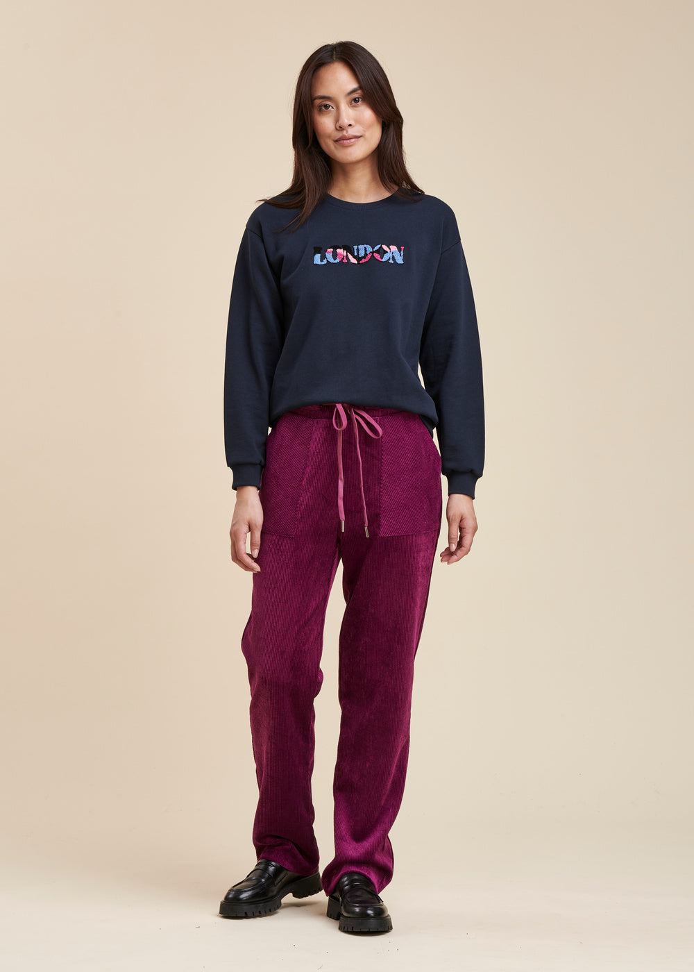 Pantalon velours coupe carotte