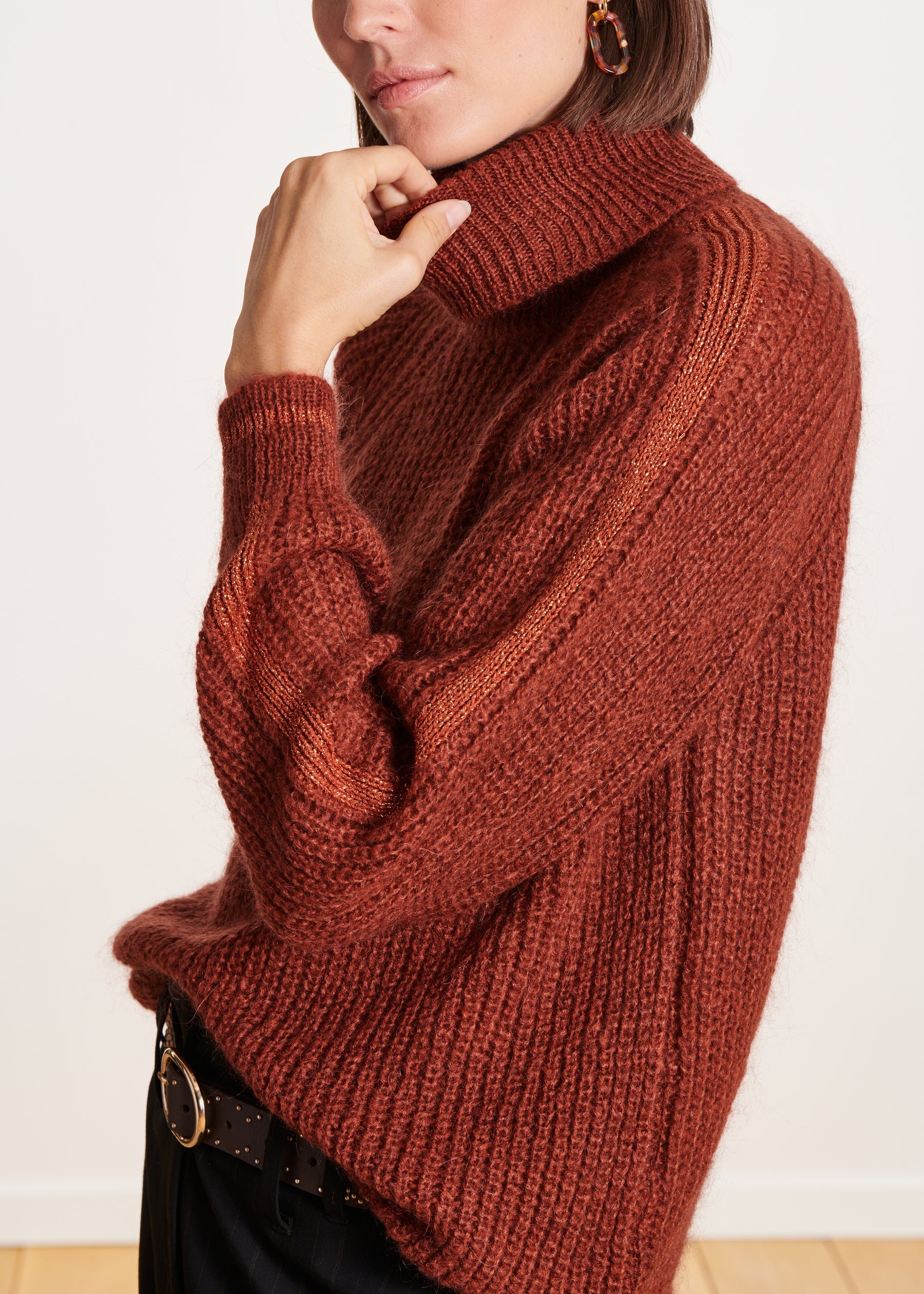Pull terracotta ample à col boule