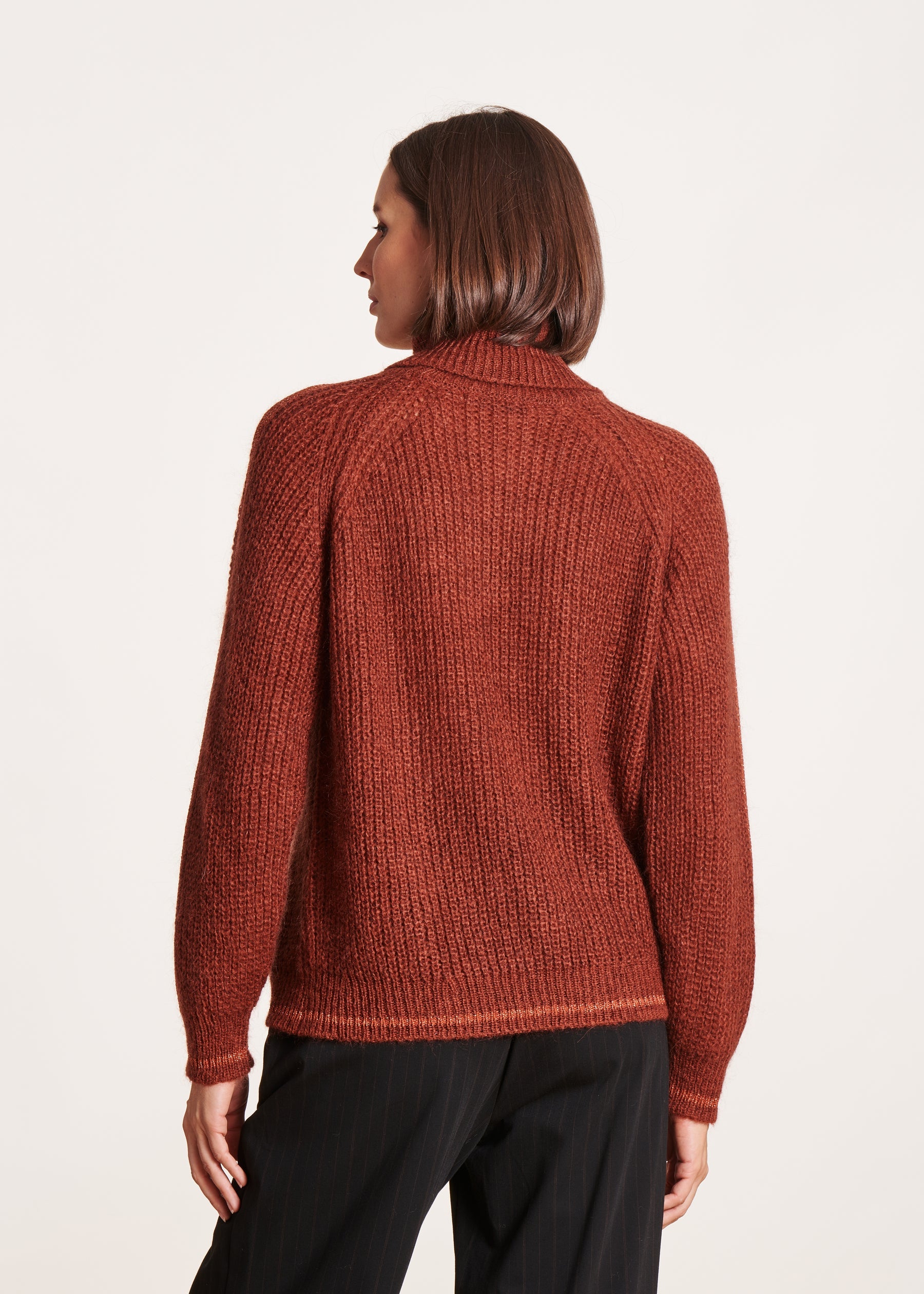Pull terracotta ample à col boule