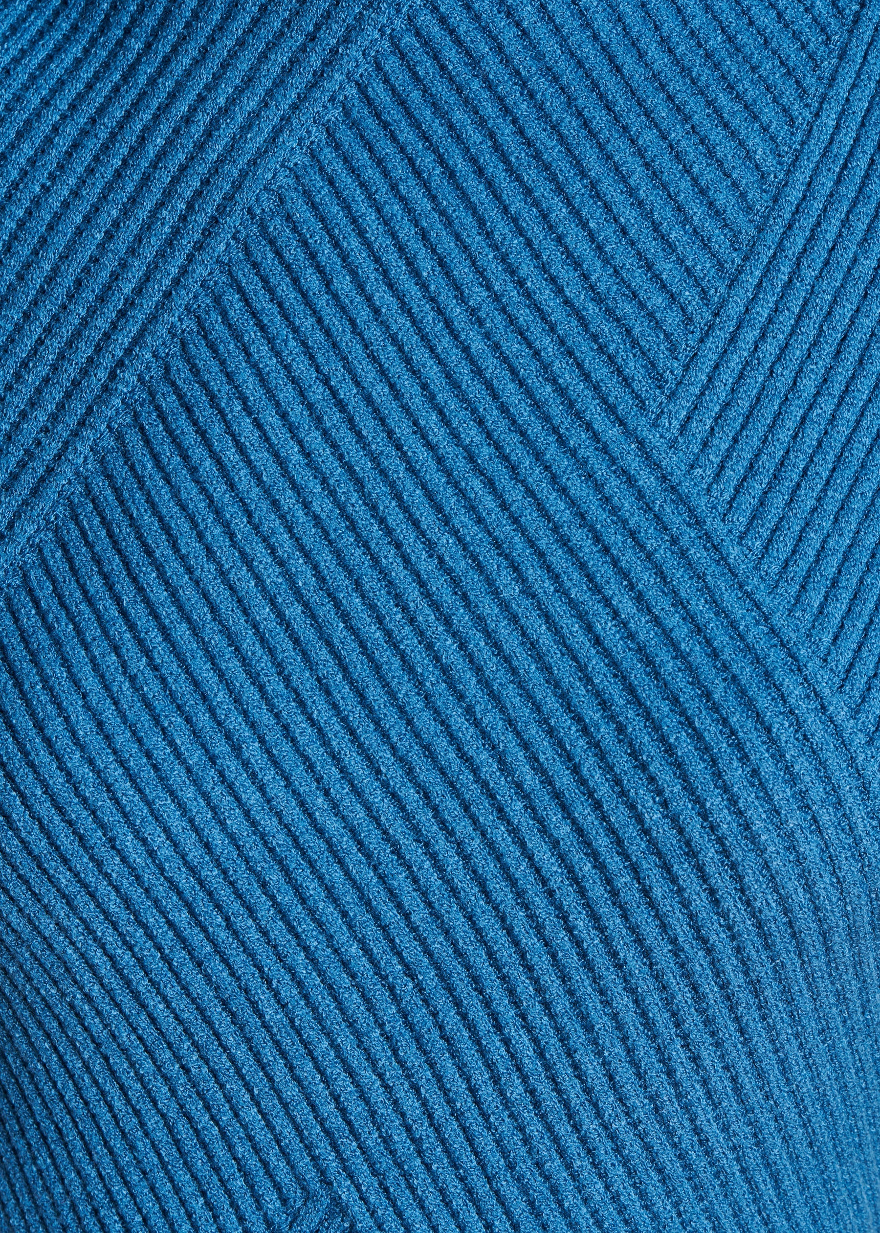 Pull bleu à côtes col montant