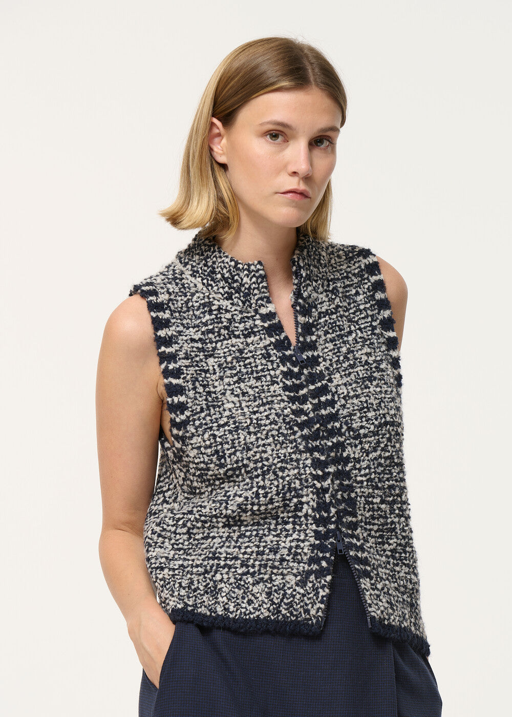 Gilet court bleu marine sans manches maille bicolore - MARINE#couleur_MARINE